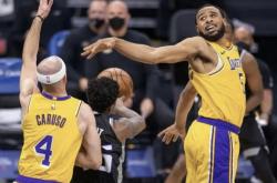 开云sport-美国男篮横扫湖人B队，卡鲁索关键制胜