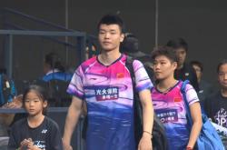 开云体育中国-印尼队碾压马来西亚队，黄鸭组合点燃赛场