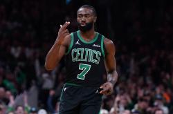 开云体育-雷霆横扫凯尔特人，贝弗利制霸全场