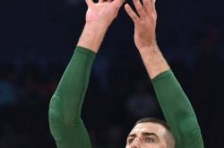 开云体育登录-猛龙爆冷立陶宛男篮，乔治三分雨点燃全场