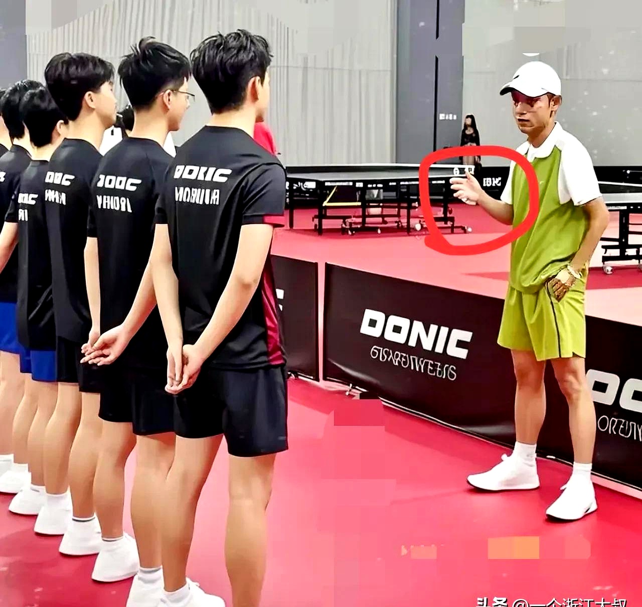 法国乒乓球队完胜中国乒乓球队,张继科送出助攻 法国乒乓球队完胜中国乒乓球队,张继科送出助攻