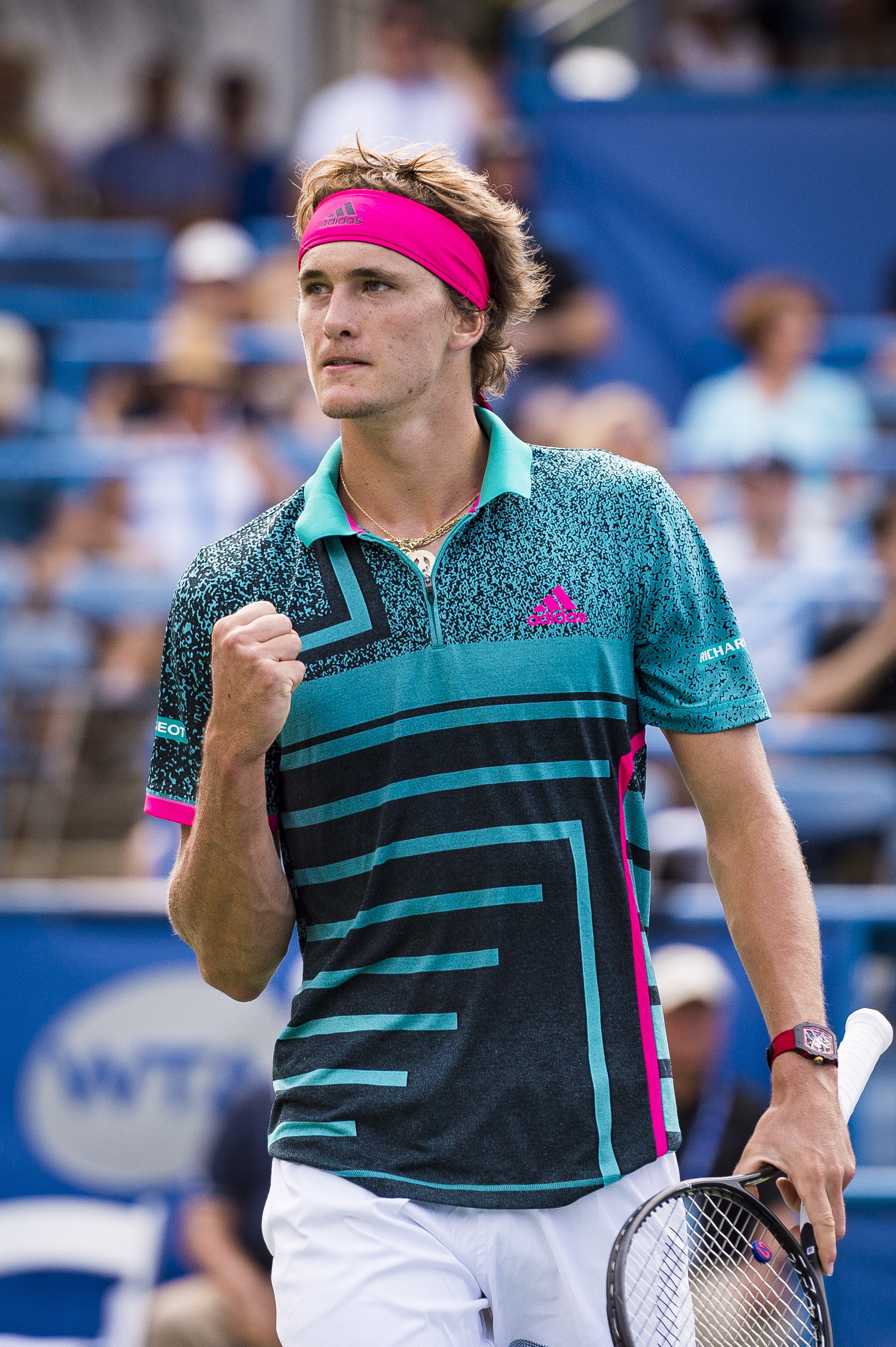 日本网球队轻取意大利网球队,兹维列夫高光表现的简单介绍 日本网球队轻取意大利网球队,兹维列夫高光表现的简单介绍