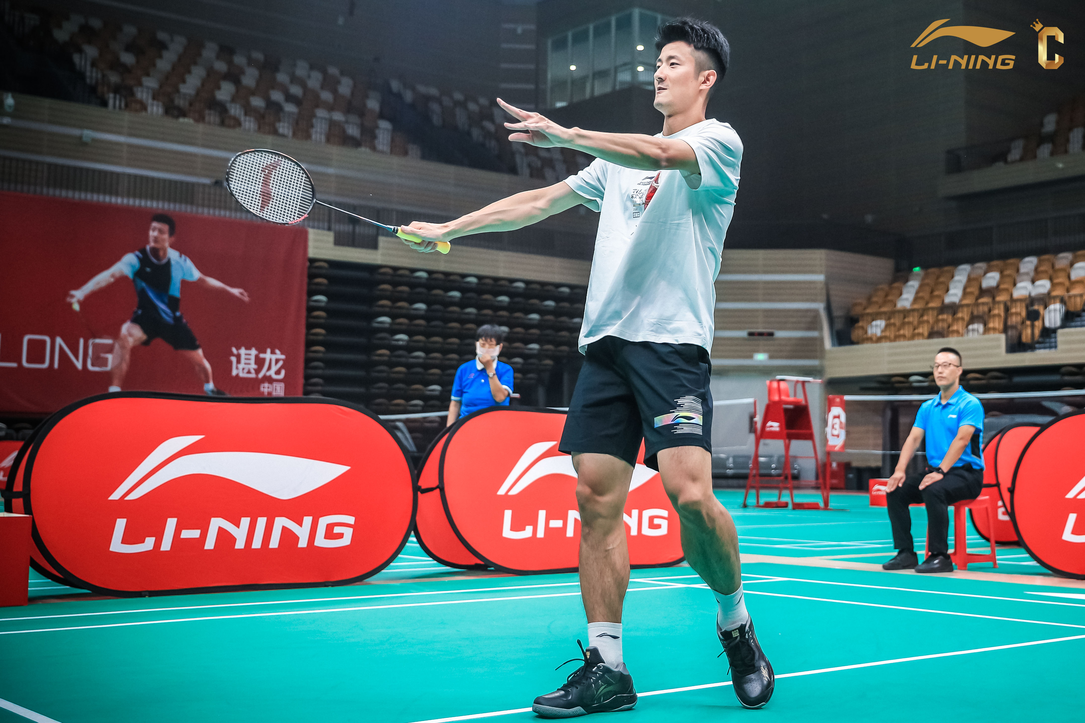 法国羽毛球队爆冷马来西亚羽毛球队,谌龙制霸全场 法国羽毛球队爆冷马来西亚羽毛球队,谌龙制霸全场