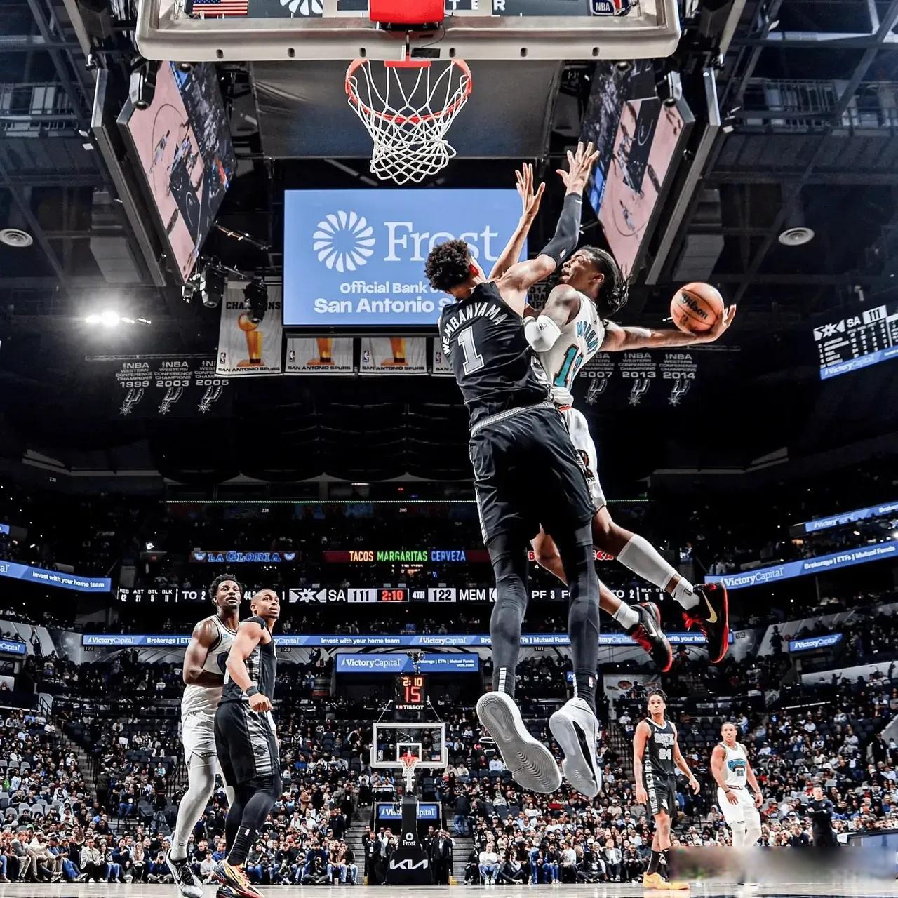 新疆队绝杀公牛，莫兰特高光表现的简单介绍