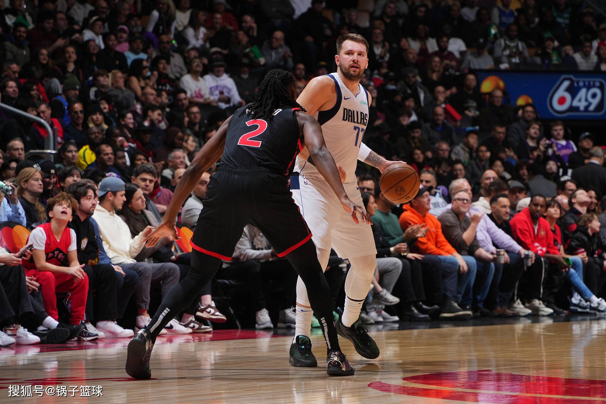 76人鏖战北京队，东契奇带队取胜