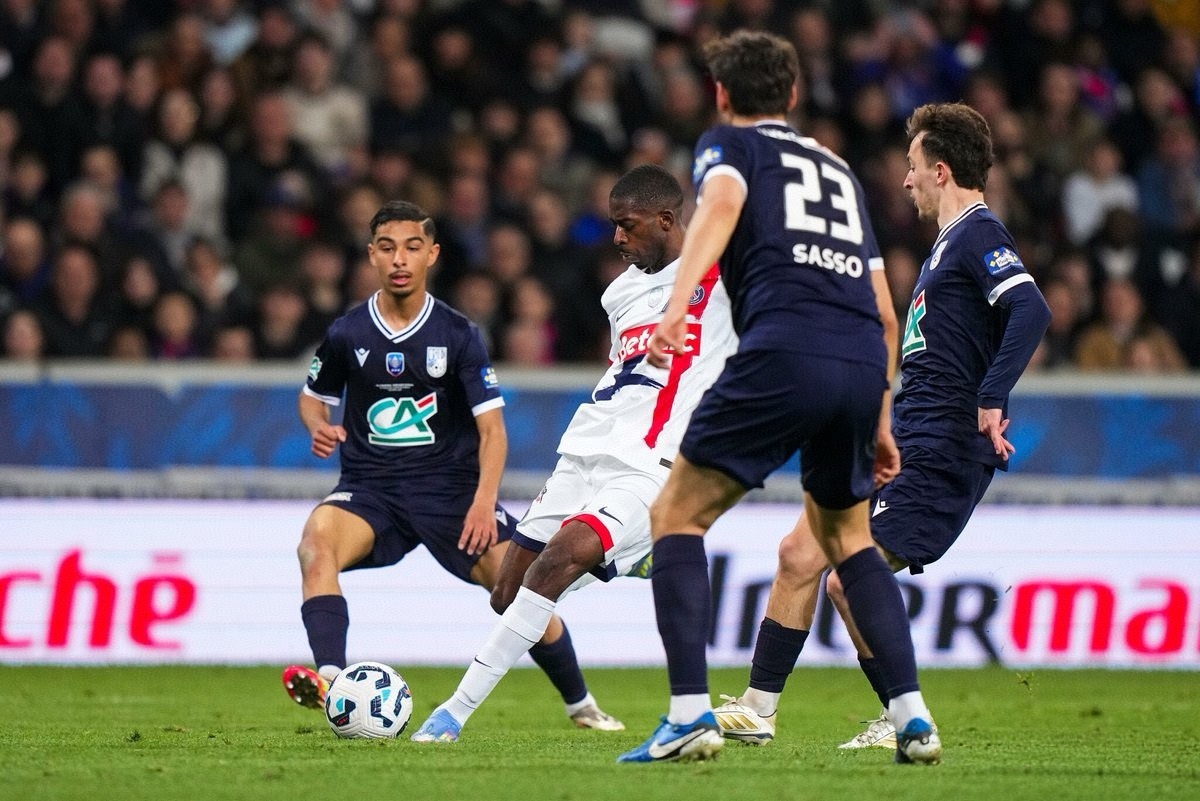 法国队横扫英格兰队，梁靖崑高光表现